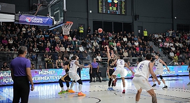 Büyükşehir, Zirve Yarışında “Buradayım” Dedi