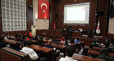 Keçiören Belediyesi’nde staj yapan öğrencilere oryantasyon eğitimi verildi