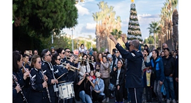 İzmir, yeni yılı rengarenk bir festivalle karşılıyor